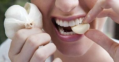 Mangiare aglio per il trattamento dei parassiti