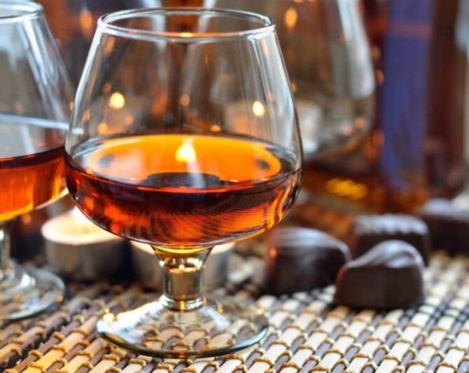 olio di ricino e cognac per i parassiti
